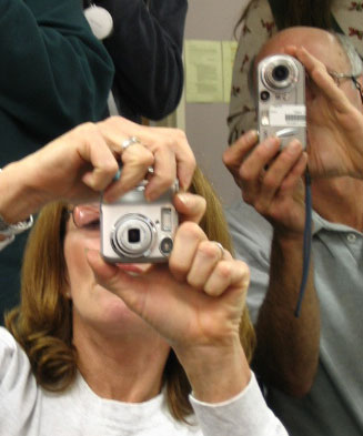 Everybody snaps at digital camera workshops!